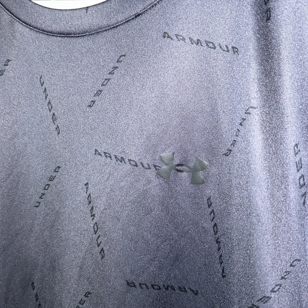 Under Armour T Shirt - Picture 2 of 4